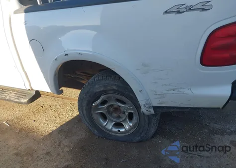 2001 Ford F-150 King Ranch Edition/Lariat/Xlt from USA, damaged, VIN 1FTRW08L21KA41983